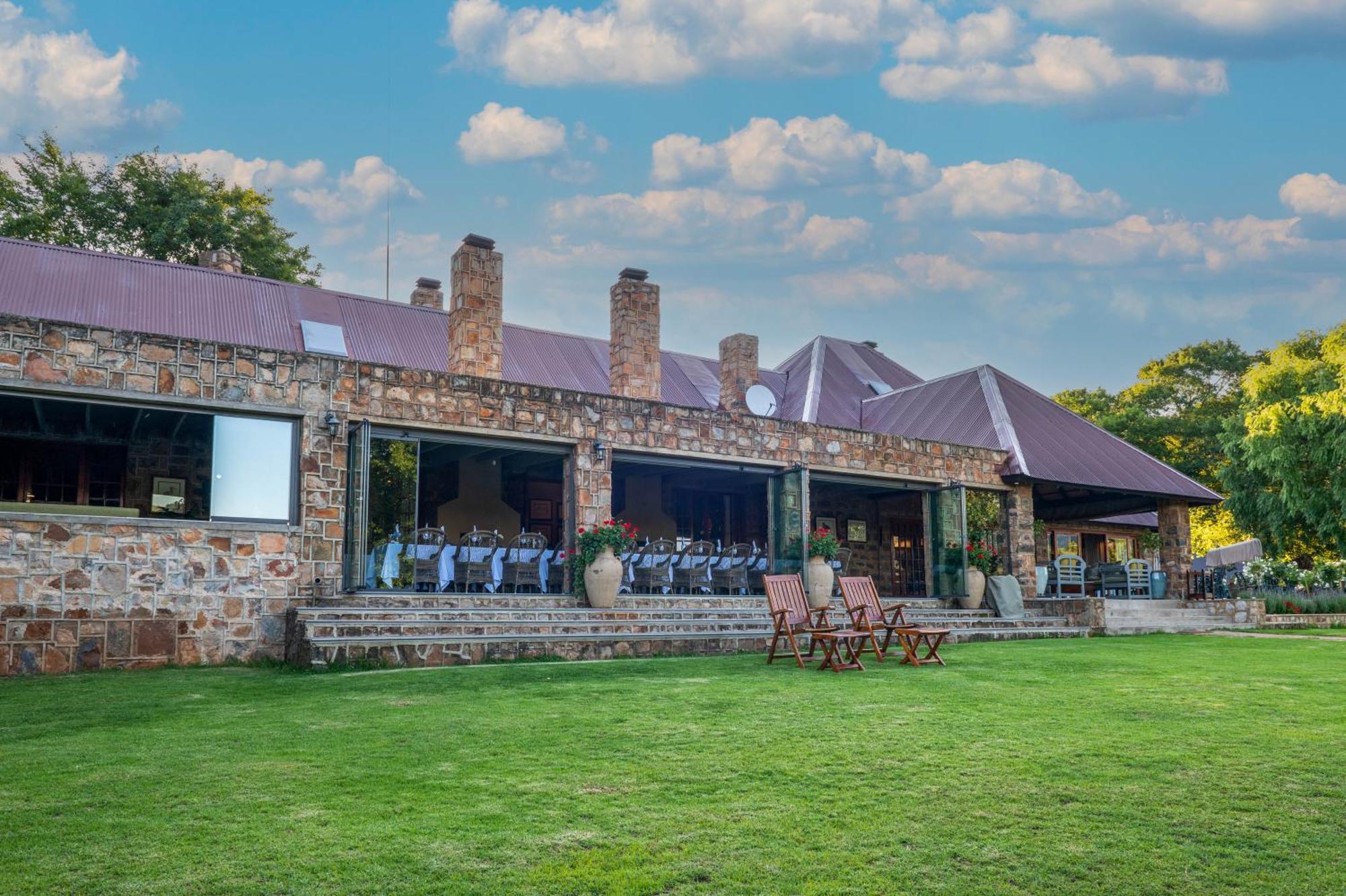 Walkersons Hotel & Spa Dullstroom Exterior photo