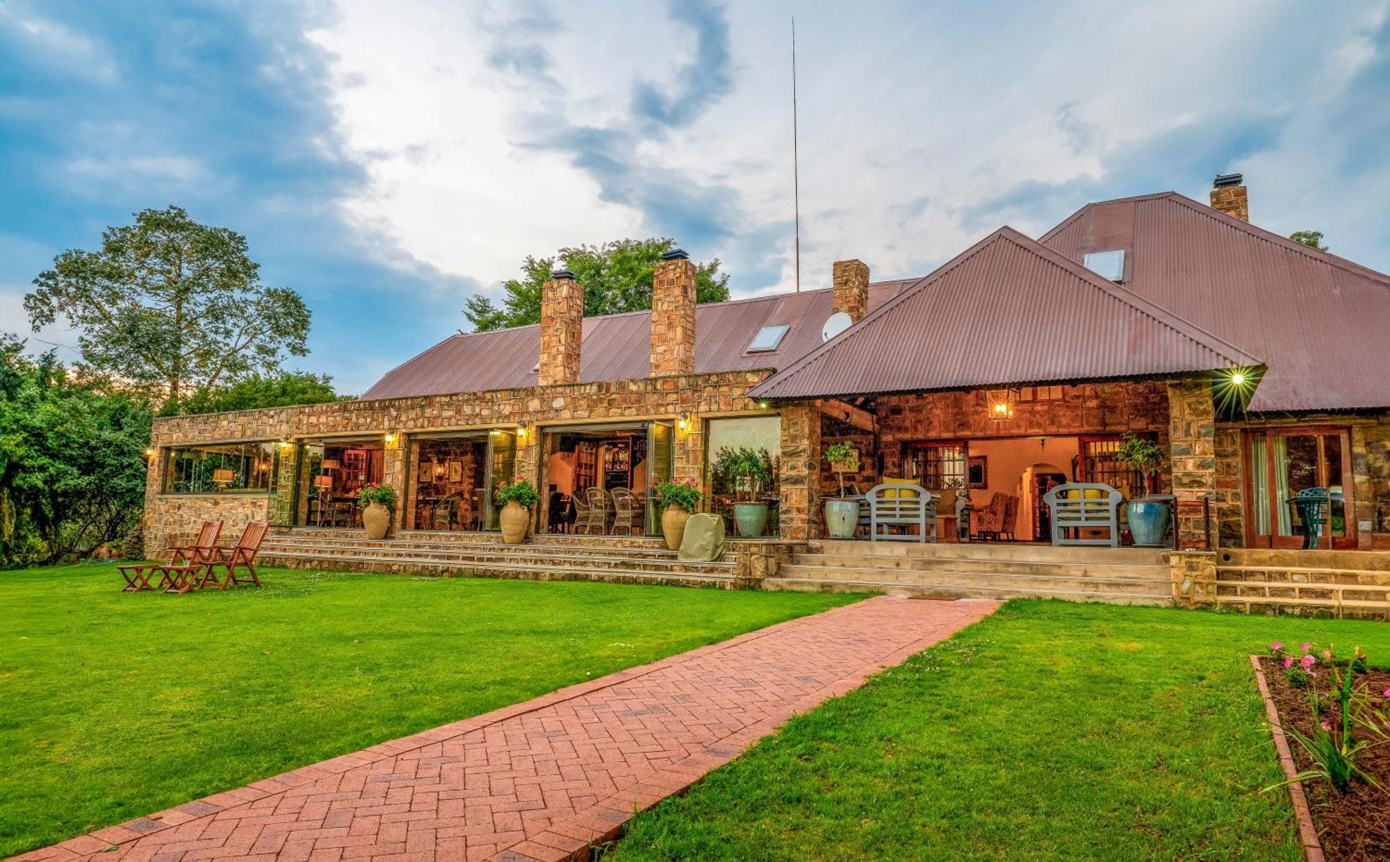 Walkersons Hotel & Spa Dullstroom Exterior photo