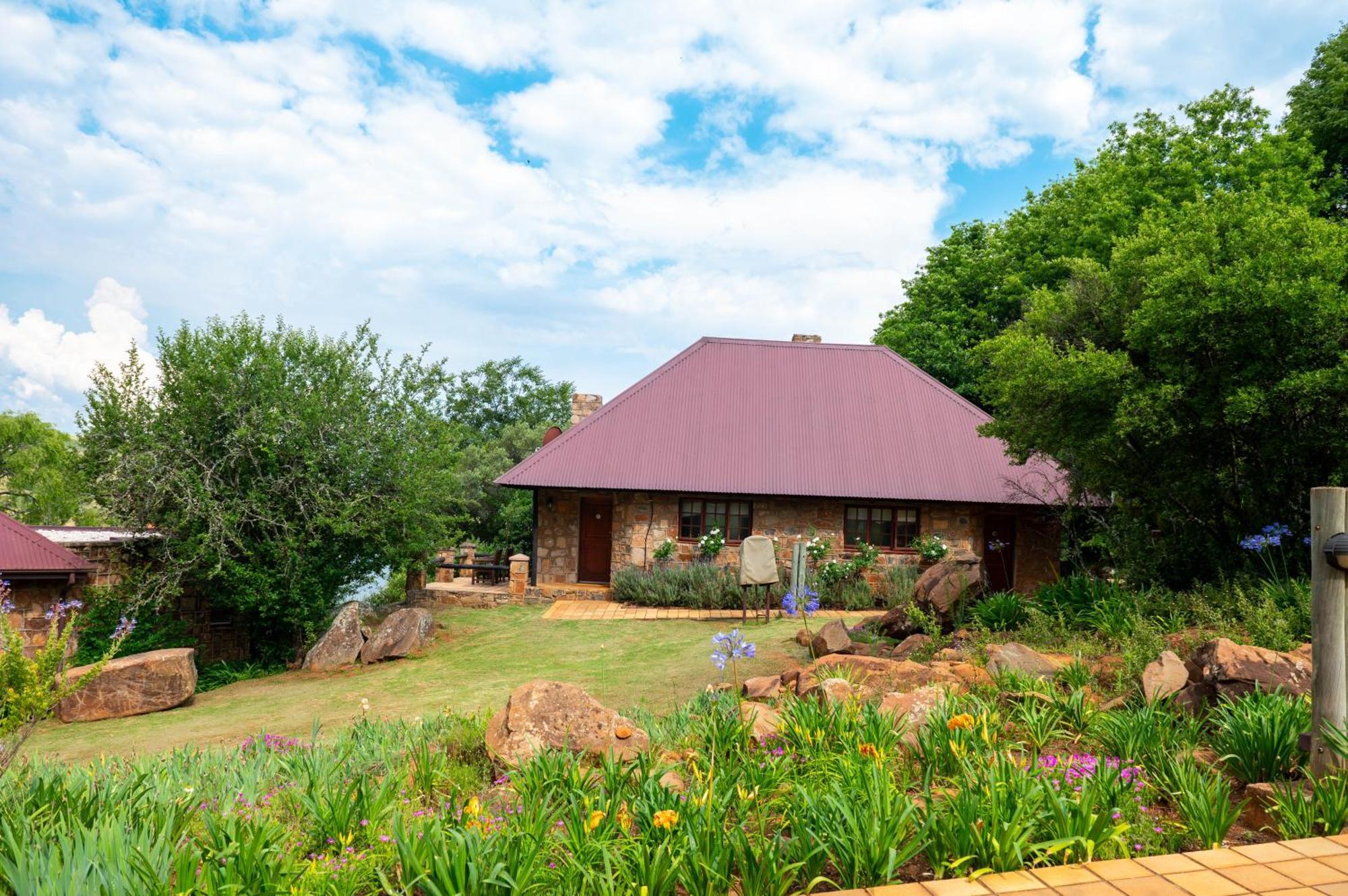 Walkersons Hotel & Spa Dullstroom Exterior photo